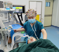 “医”心向党 踔厉奋进 | 躬耕麻醉领域 筑起生命屏障——记河附院首席专家韩红